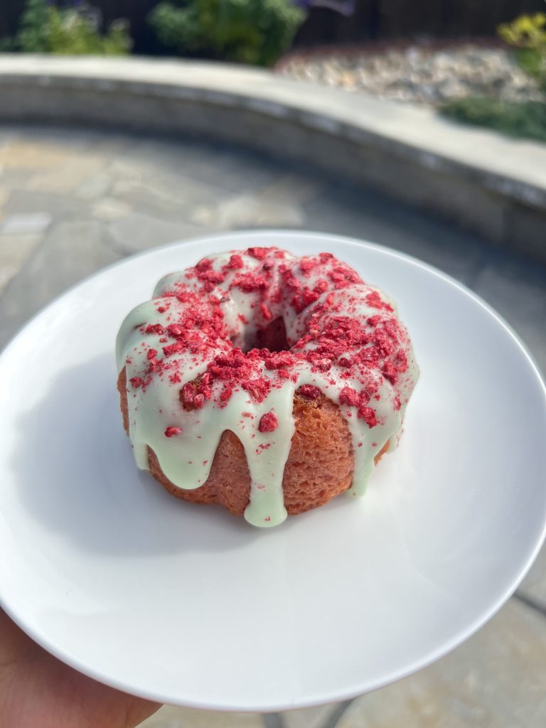Lychee, lime and raspberry ring cakelet